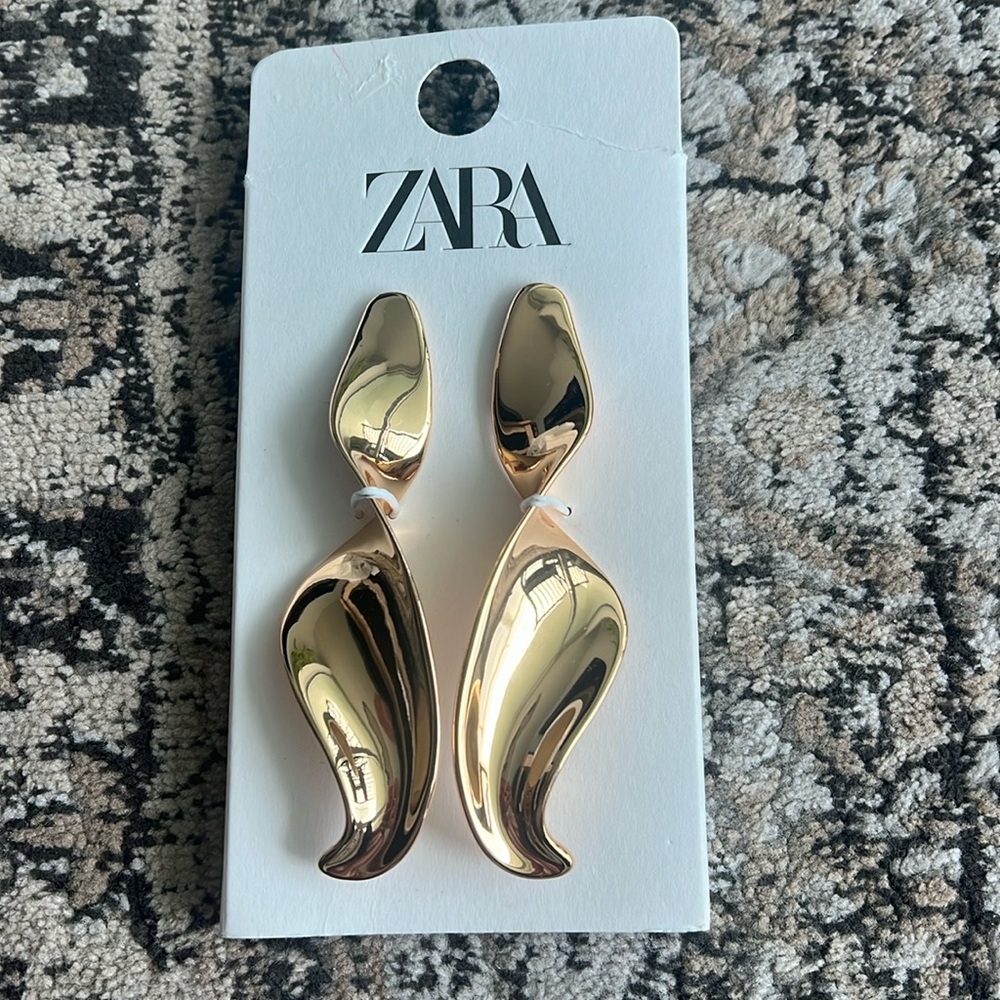 NWT: Zara gold plated twisted earrings